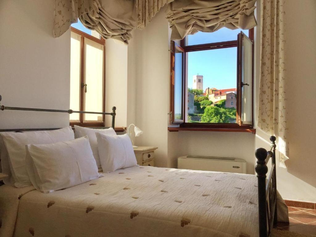 Palazzo Angelica B&B Adults Only Oprtalj Zimmer foto